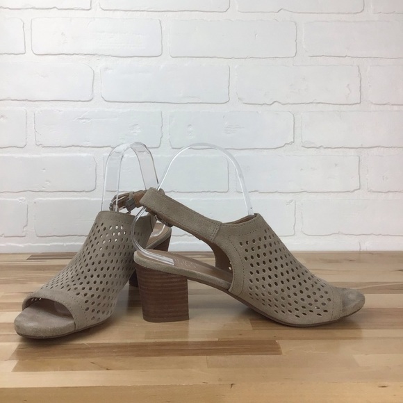 FRANCO Sarto beige genuine upper leather suede sandals chunky heels tan size 7 - Picture 7 of 16